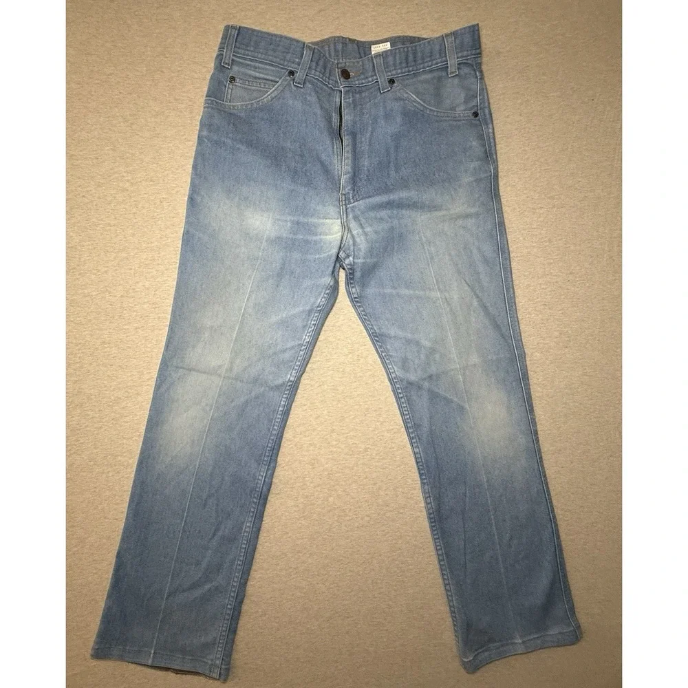 Levi's Older Light Weight Blue Jeans 34x30 Men's Well Worn Comfortable Fit.